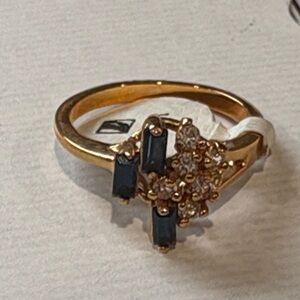 *Elegant Blue and white Stone Ring